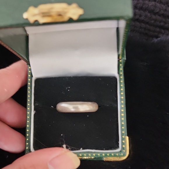 Elegant Silver and Turquoise Ring Set - Picture 5 of 9